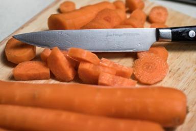 Морковь для салатов: ее можно приготовить намного вкуснее и проще без варки