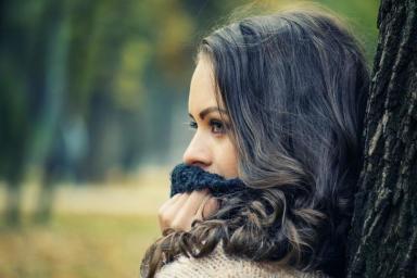 Чихалка: приметы, как правильно пользоваться, толкования по дням