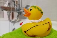 Уточка на ванне