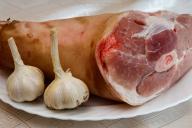Мясо с чесноком