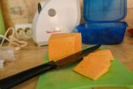 Сыр и нож