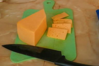 Сыр на доске    
