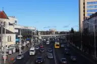 город