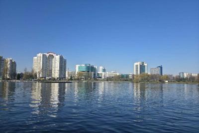 Город