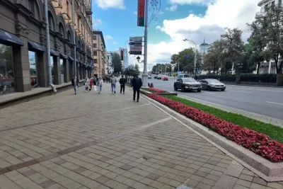 Городская улица