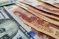 доллары и российские рубли
