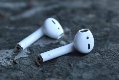 Наушники AirPods