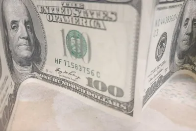 Доллар США