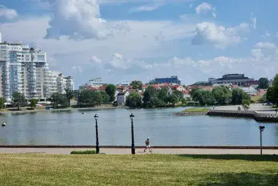 Озеро в городе
