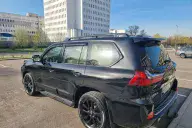 Машина на стоянке