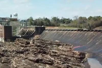 плотина водохранилища 