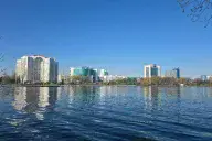 Озеро в городе