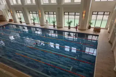 Отдых у бассейна