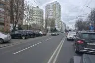 Автомобили на дороге
