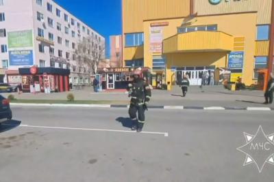 спасатели у здания