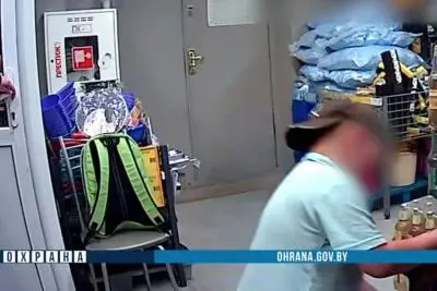 ребенок в магазине