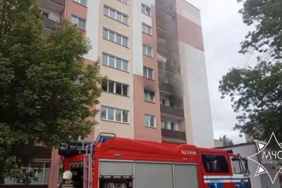 автомобиль у дома