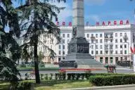 Монумент в городе