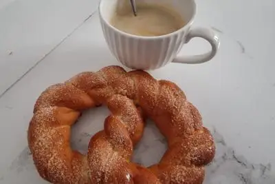 кофе с булочкой