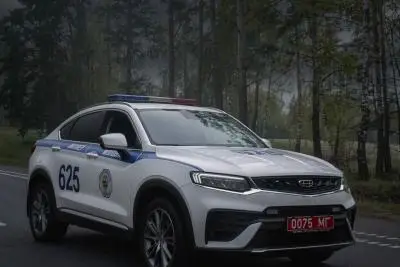 милицейский автомобиль