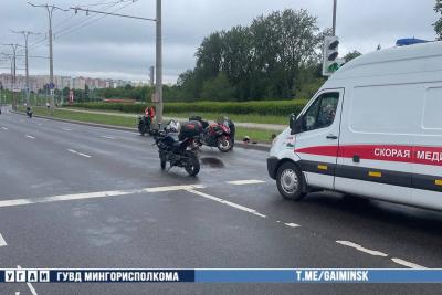 скорая и мотоциклы