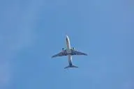 Самолет в небе