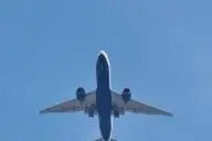 Самолет в небе
