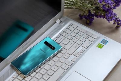 Телефон Samsung