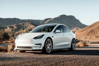 Электромобиль Tesla