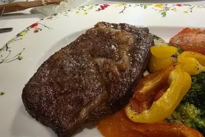 стейк с овощами