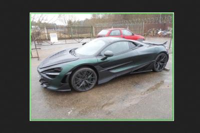 спортивный автомобиль