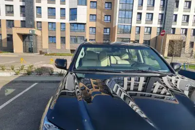 Припаркованный автомобиль
