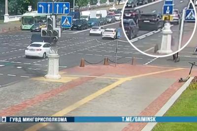 автомобили на дороге