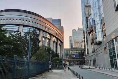 здание парламента