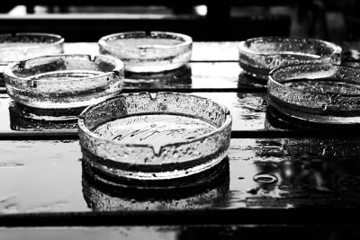 Пустые пепельницы