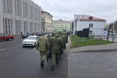 военные