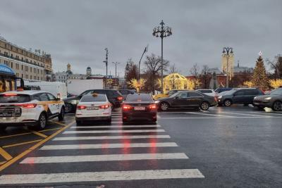 автомобили на дороге