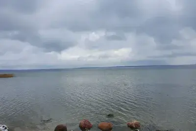 Вода в водоеме