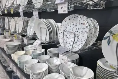 посуда в магазине