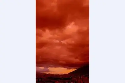 красное небо