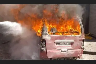 горящий автомобиль