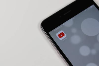 YouTube на телефоне