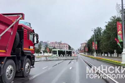 грузовик и троллейбус