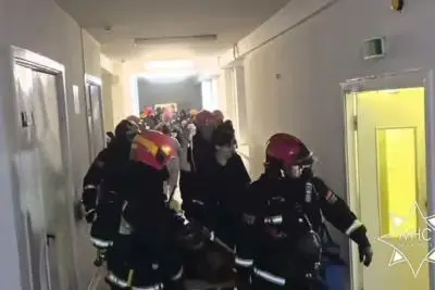 сотрудники МЧС