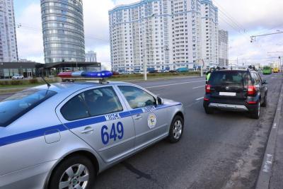 автомобили на дороге
