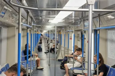 Пассажиры метро