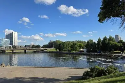 река в городе
