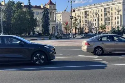 автомобили на улице