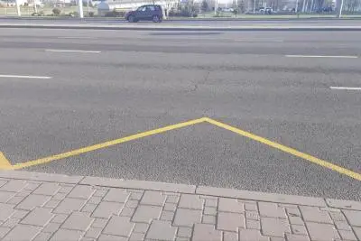 автомобиль на дороге