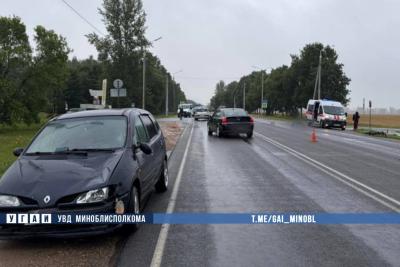 автомобили на дороге